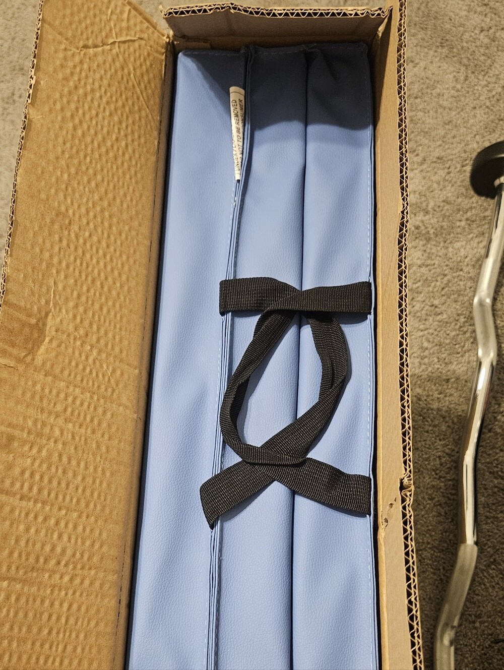BLUE Folding Gym Matt With Carrying Handle. - Picture 5 of 5